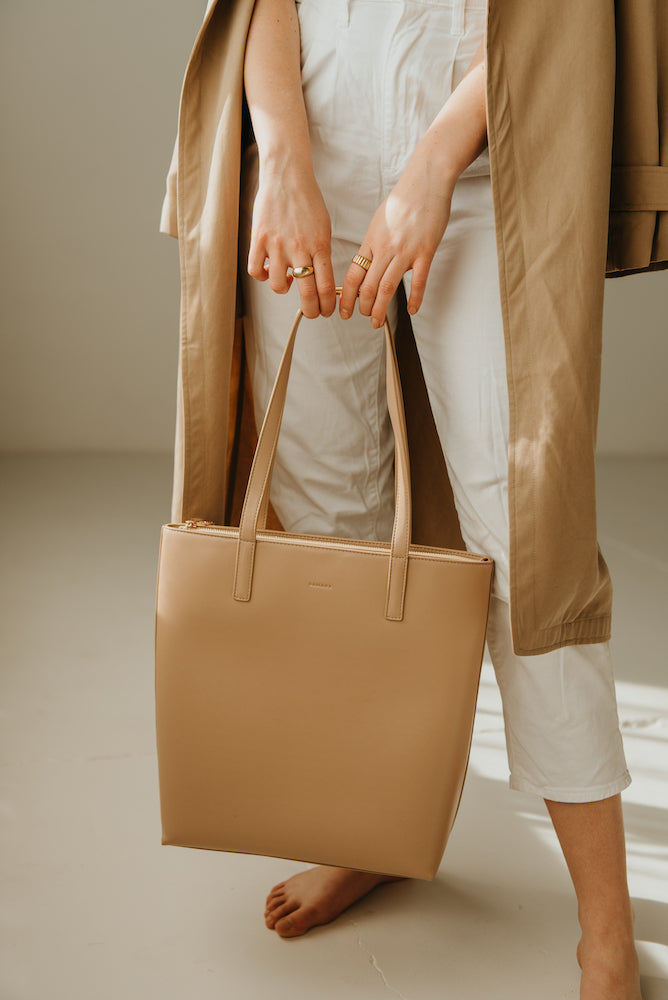 Samara Cork Mini Bag– BENT & BREE, Hold Nature
