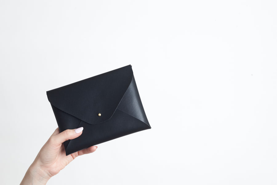 The Envelope Clutch - Black